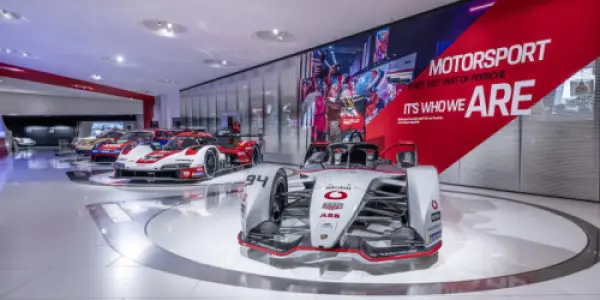 Porsche brengt eerbetoon aan zijn autosportverleden met speciale tentoonstelling, inclusief Nederlands tintje